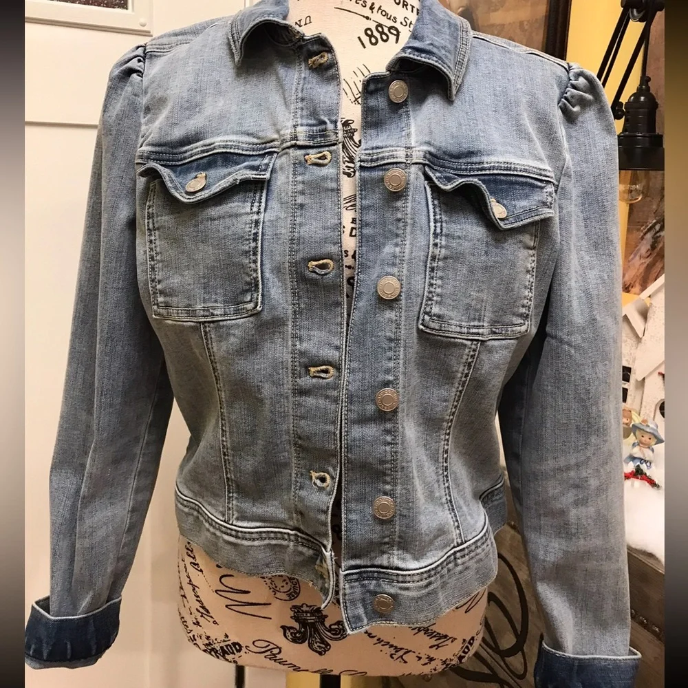 Maurices  Denim Jacket with puff sleeves size M - Picture 3 of 8